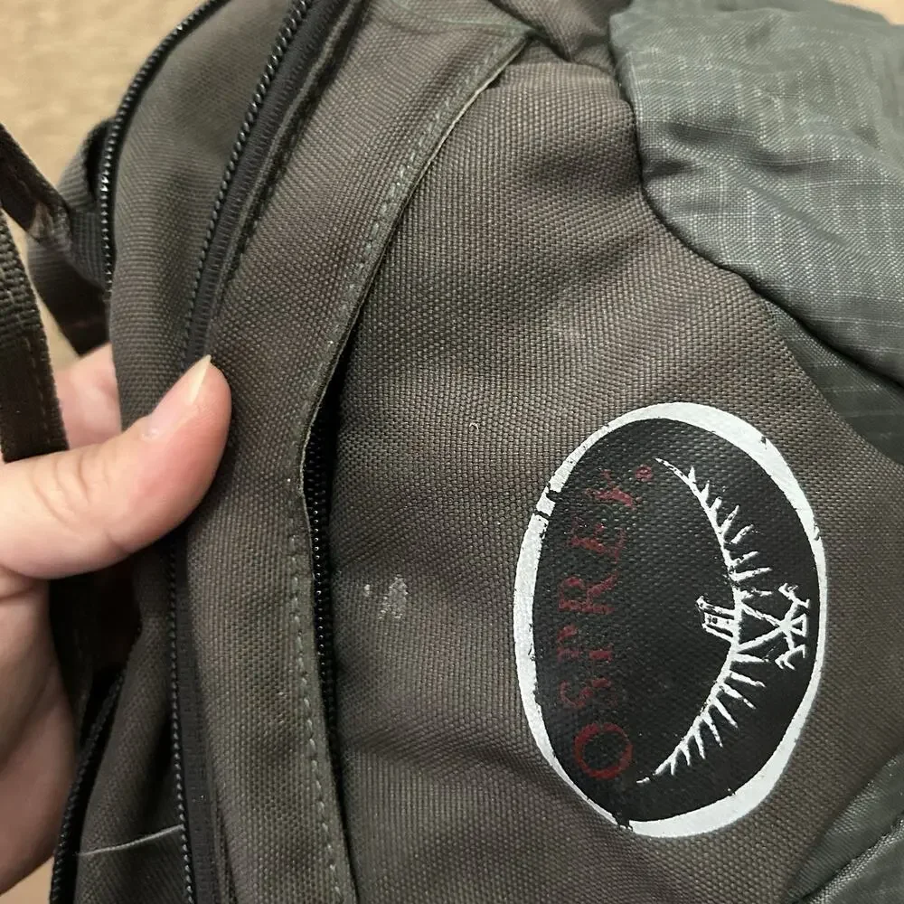 Osprey Farpoint Day Gray Backpack Daypack Travel Hiking Outdoor Bag